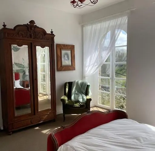 Holiday home Demeure Exceptionnelle Proche Du Chateau De *